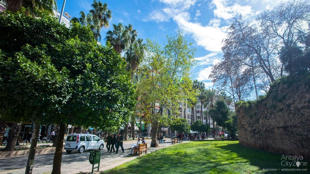 Проспект Ататюрка - Ataturk Caddesi